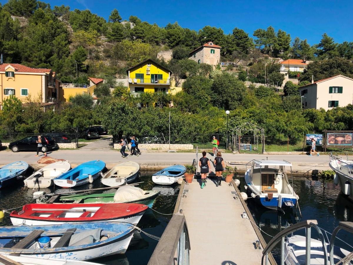 Apartments & Rooms Formenti Skradin Luaran gambar