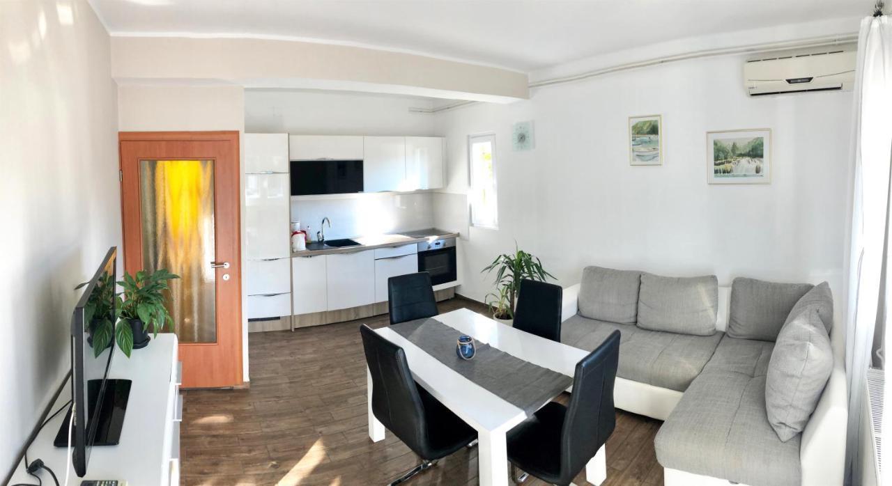 Apartments & Rooms Formenti Skradin Luaran gambar