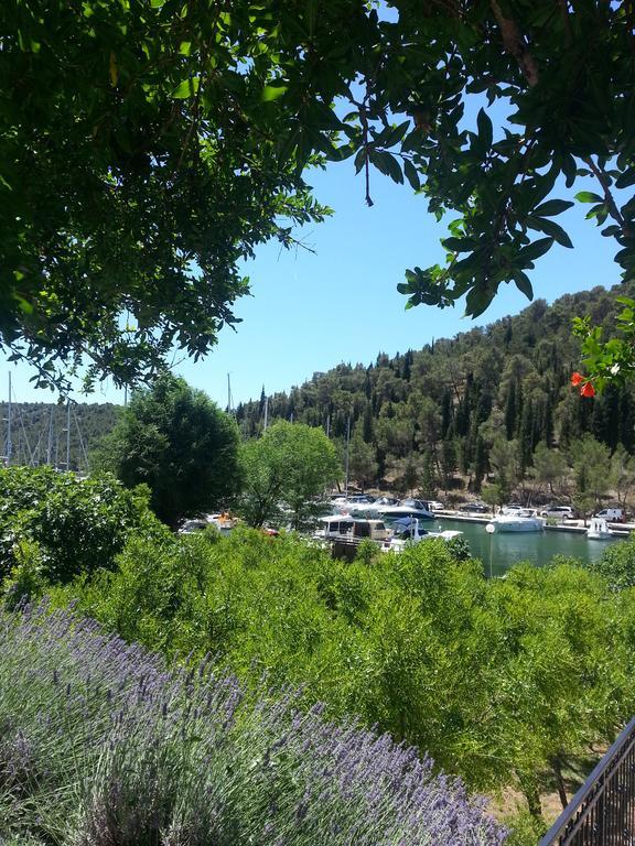 Apartments & Rooms Formenti Skradin Bilik gambar