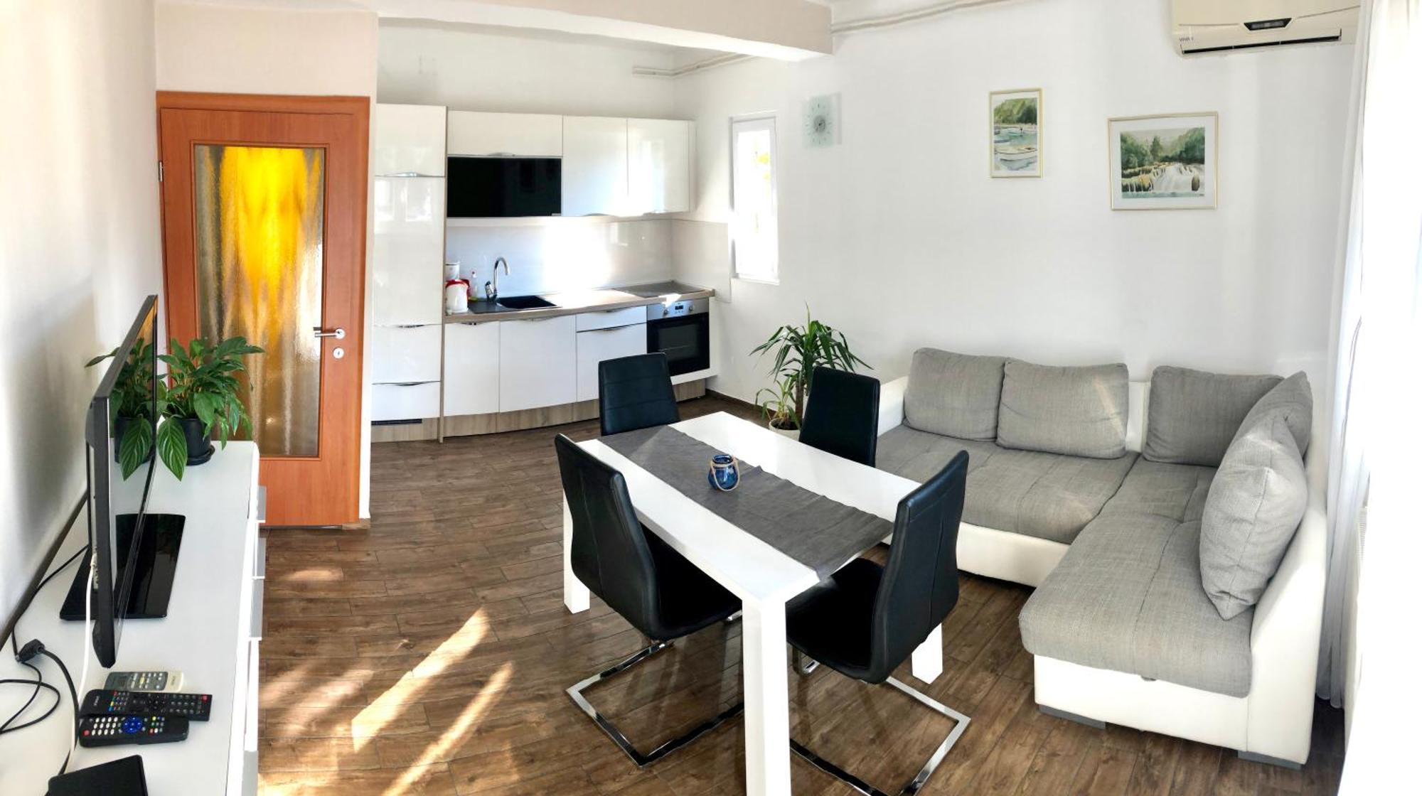 Apartments & Rooms Formenti Skradin Bilik gambar