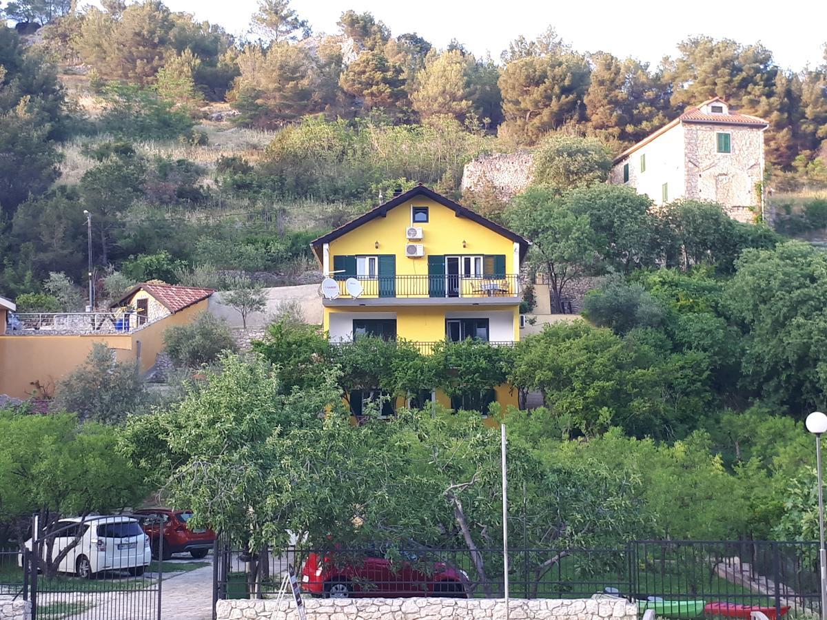 Apartments & Rooms Formenti Skradin Luaran gambar